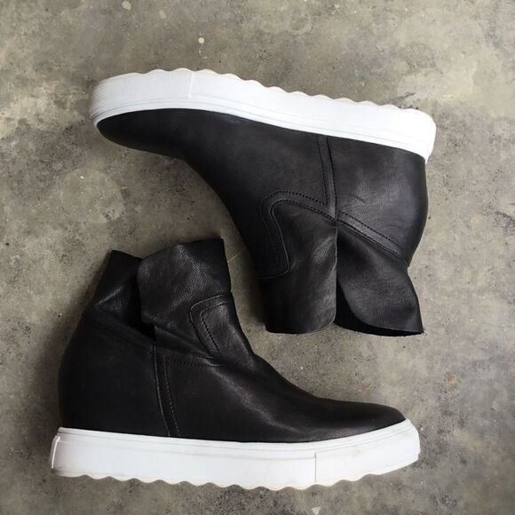 J/SLIDES Posh Hidden Wedge Round Toe Platform Sneaker Black Leather - Picture 1 of 7